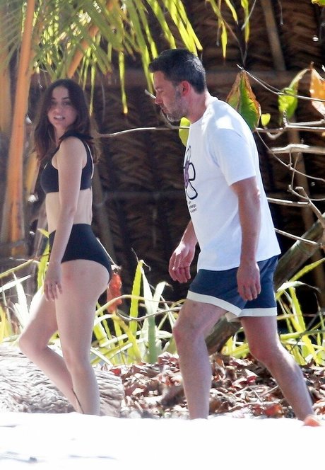 Ana De Armas linda estrella archivo