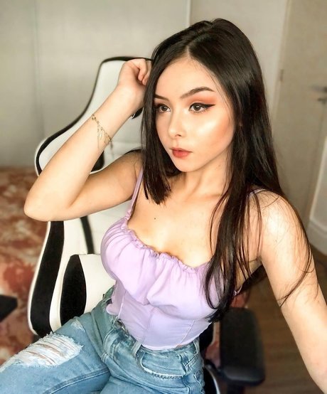 Eduarda Yuni modèle pornographique galerie