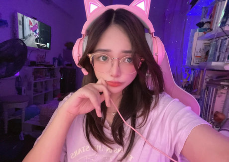 MiMi Chan modèle xxx image