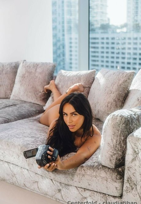Claudia Tihan mannequin galeries