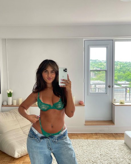 Claudia Tihan arte modelo imágenes