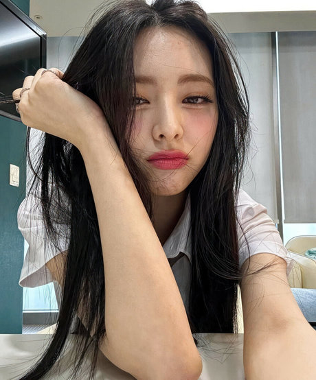 itzy all in us actrice nue galeries