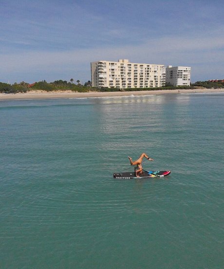 Sol Ruca étoile chaude photo