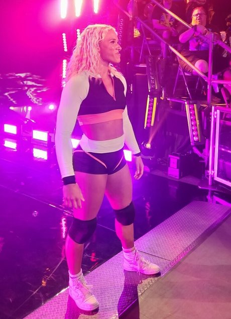 Sol Ruca star du porno adulte des photos