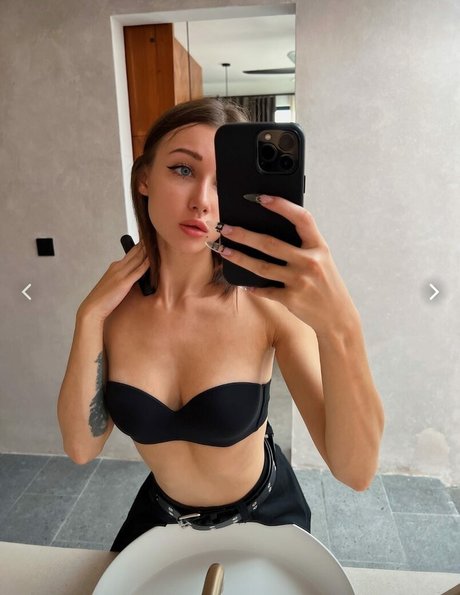 Mikimakey modèle artistique photo