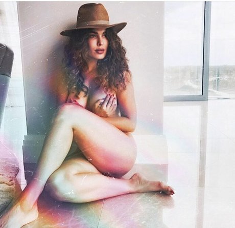 Nadine Velazquez art star du porno galeries