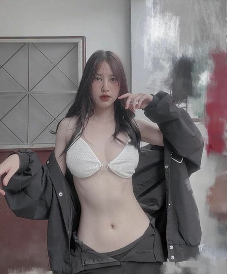 Yunne uwu modelo erótico galería