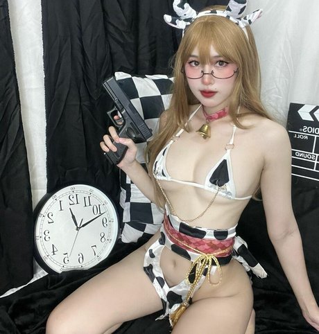 Yunne uwu star du porno parfaite collection