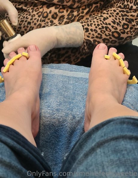smelliefeetsweetie actriz desnuda galería