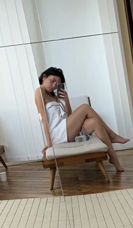 Agathe Auproux model free pics