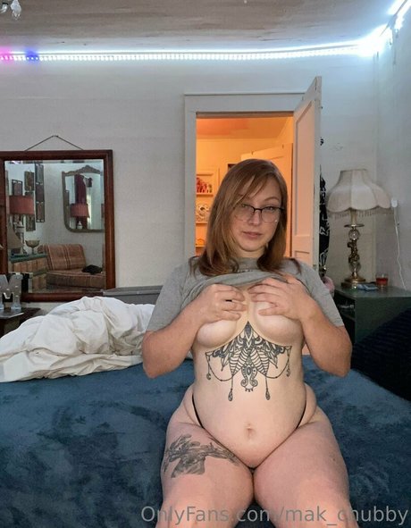 mak chubby beautiful model img