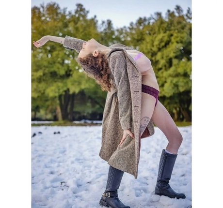 Yasmin avrahami Miniatura