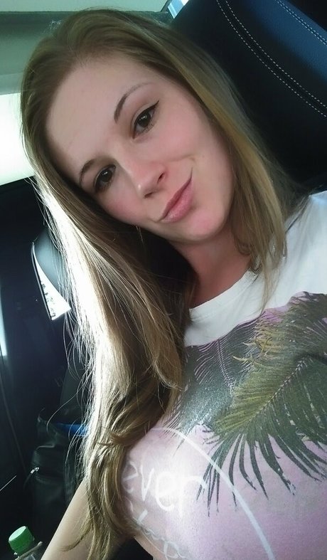 julia jones rocks modèle parfait image