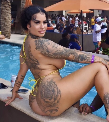 TattedMonaLisa art model img
