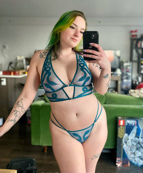 melthewhalefree modèle nu photo