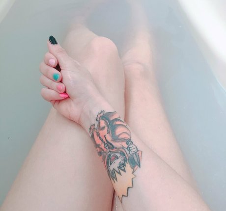 Momokoplay modelo desnudos galerías