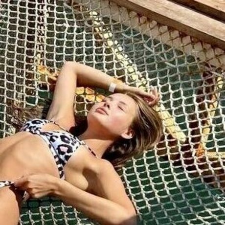 vi angel modelo adulto imágenes