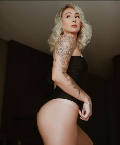 Gabi Gagliassi star érotique photos