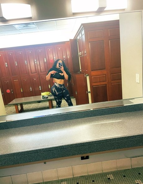 safiyaswrld sexy actress image