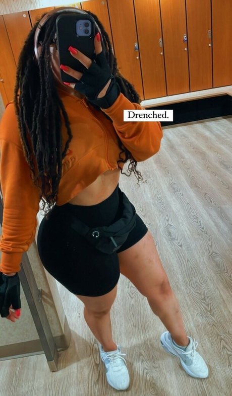 safiyaswrld modèle de haute qualité photos