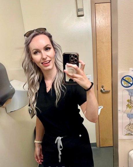 nurseryleigh star pornographic pics
