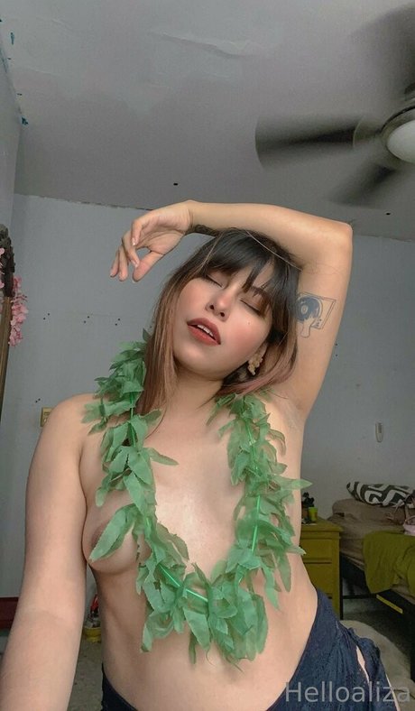 helloaliza modèle érotique images