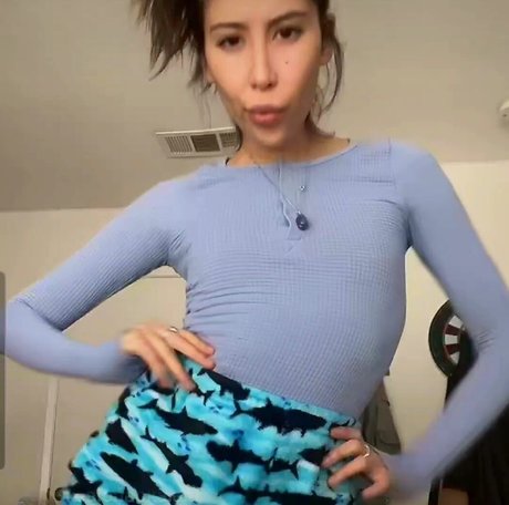 Charisma Kain modèle érotique archive