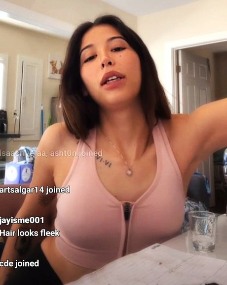 Charisma Kain modèle chaud photo