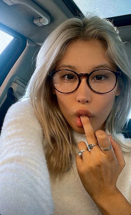 Charisma Kain estrella desnuda imágenes