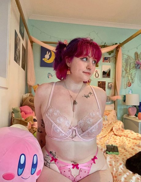 strawbryspice actriz desnuda galerías