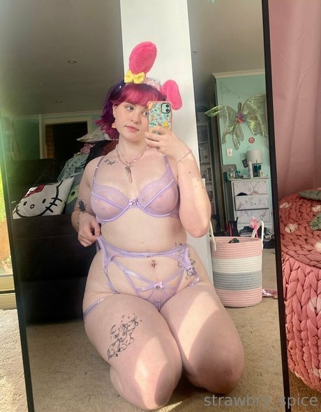 strawbryspice sexy model pics