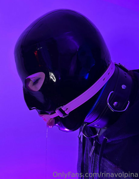 rinavolpina xxx estrella porno foto