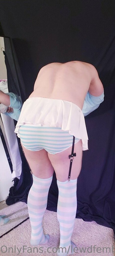 lewdfemboyairhead modelo libre galería