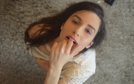 mirabella 00 estrella adulta archivo