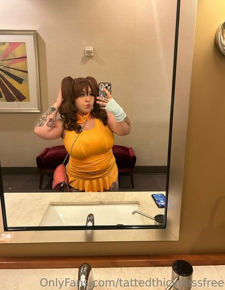 tattedthicknessfree model pretty image