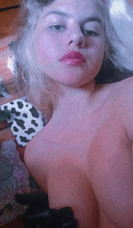 StrangeRabbit hot model pictures