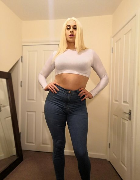 LiaLaRosa sexe star du porno img