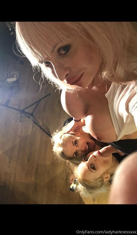 ladyharknessxxx estrella porno agradable imagen