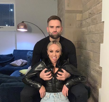 Jorgie Porter hermosa actriz galerías