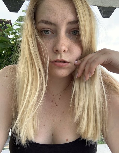 rosy blondbabe star du porno xxx archive