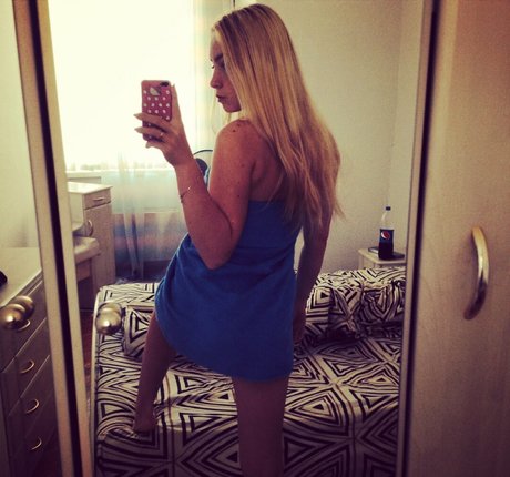 rosy blondbabe estrella galerías