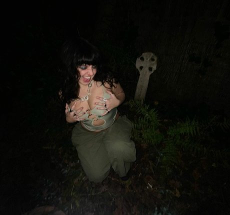 Maddy Adderley sexy star picture