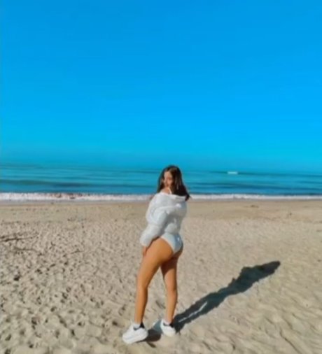 Frida Najera modelo hd galería