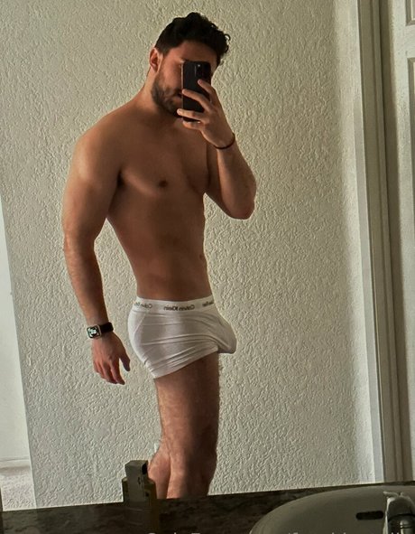 frankie tajin modèle sexy images