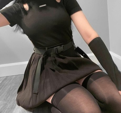 Soniyoru modelo agradable galería