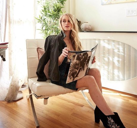 Leven Rambin star nude image