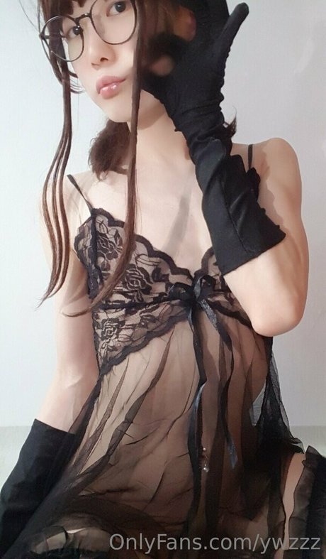 ywzzz actrice érotique photo