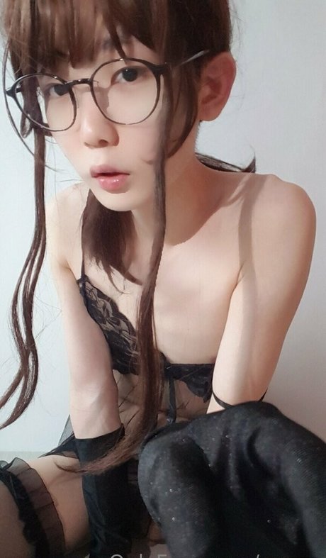 ywzzz actriz de arte galería