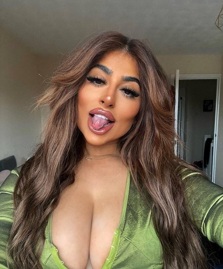 Priya Yasmin X star pornographique img