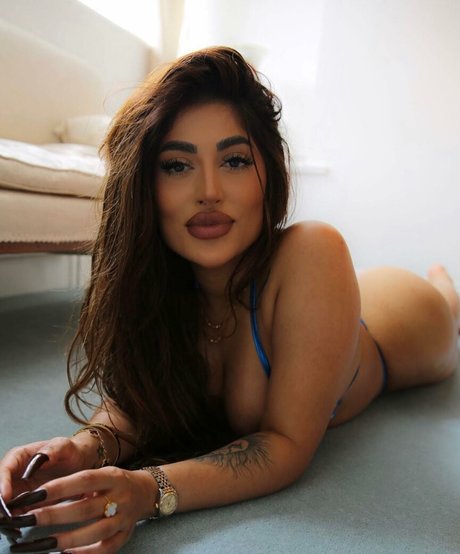 Priya Yasmin X high quality model photo